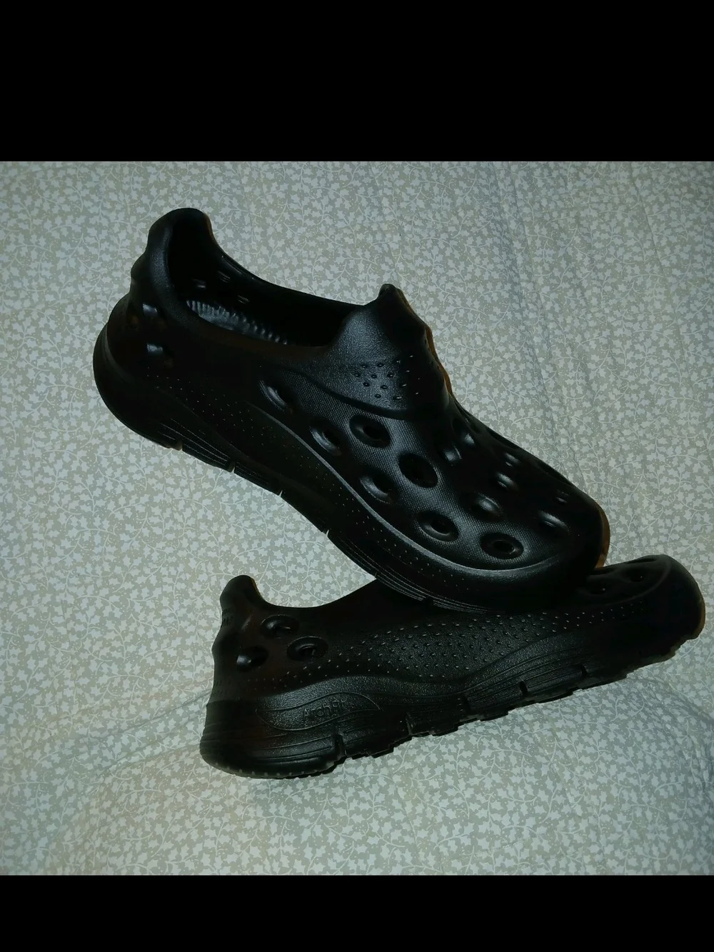 Men's Sz 11.5 Or Womens Sz 13.5 Black Slip-On Unisex Thick Cushion Sole Shoes